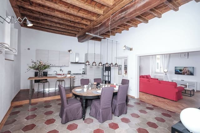 Regal Home in Trastevere (Piazza di S. Apollonia 3)