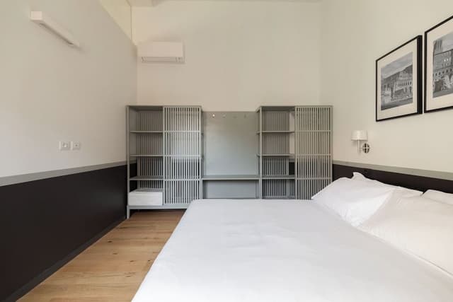 Stunning Rose Trastevere Apartment (Piazza di S. Apollonia 14)
