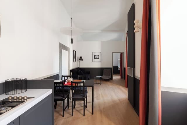 Stunning Rose Trastevere Apartment (Piazza di S. Apollonia 14)