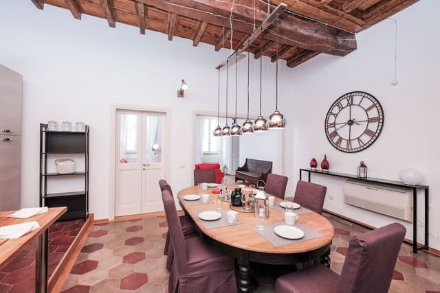 Regal Home in Trastevere (Piazza di S. Apollonia 3)