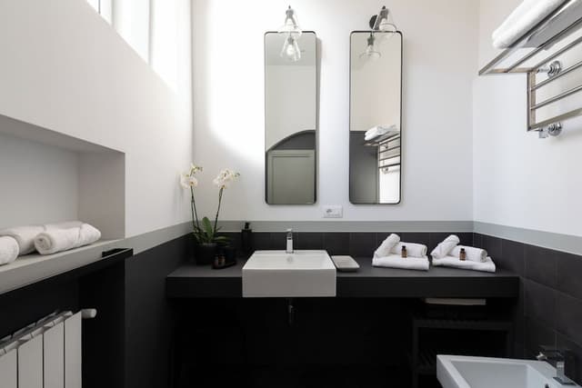 Stunning Rose Trastevere Apartment (Piazza di S. Apollonia 14)