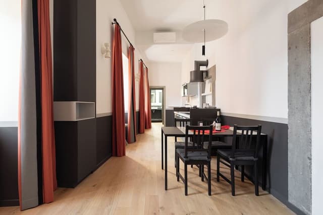 Stunning Rose Trastevere Apartment (Piazza di S. Apollonia 14)