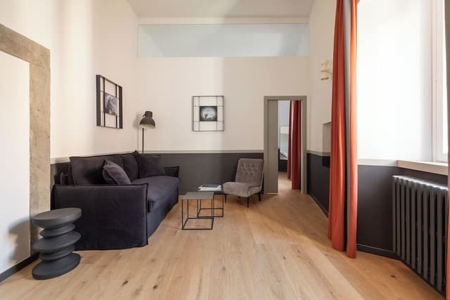 Stunning Rose Trastevere Apartment (Piazza di S. Apollonia 14)