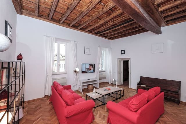 Regal Home in Trastevere (Piazza di S. Apollonia 3)
