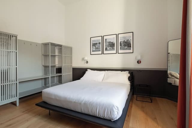 Stunning Rose Trastevere Apartment (Piazza di S. Apollonia 14)
