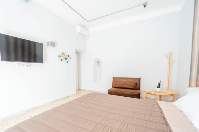 Trastevere Lovely 2 BR Apartment (Via A. Tittoni 4)