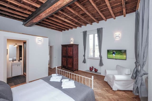 Regal Home in Trastevere (Piazza di S. Apollonia 3)