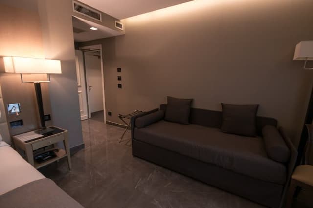 Deluxe Suite (Mini Suite Elegant)