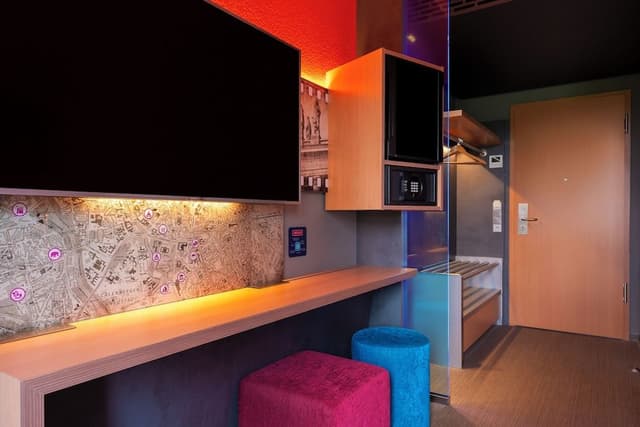Design Double Room, 1 King Bed