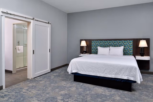 Suite, 1 King Bed, Non Smoking
