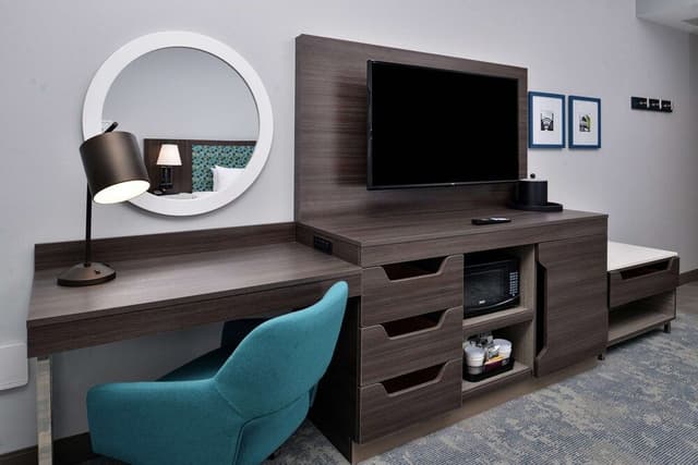 Suite, 1 King Bed, Non Smoking