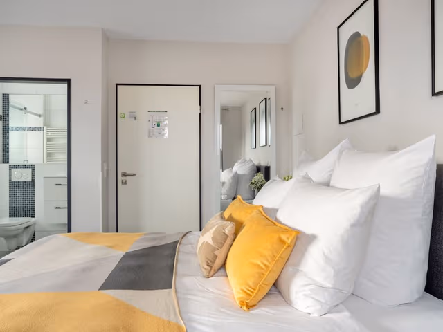 Medium Studio with Kitchenette