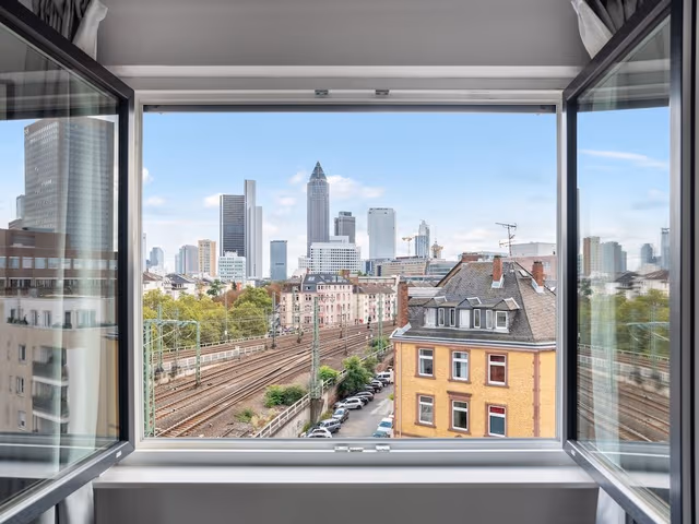 Medium Studio with Kitchenette