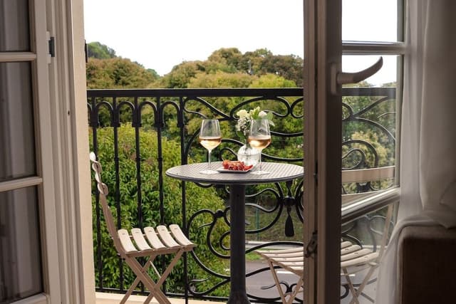 Suite, Sea View
