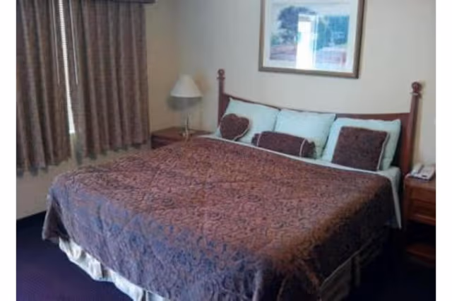 Full Bed Non-Smoking