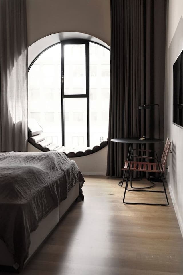 Deluxe Room with Round Window