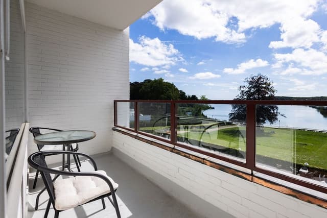 Standard Double Room, 2 Twin Beds, Lake View