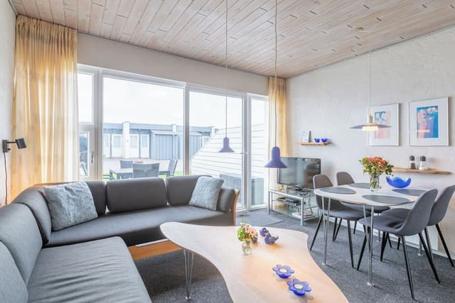 Apartment, Pets Not Allowed
