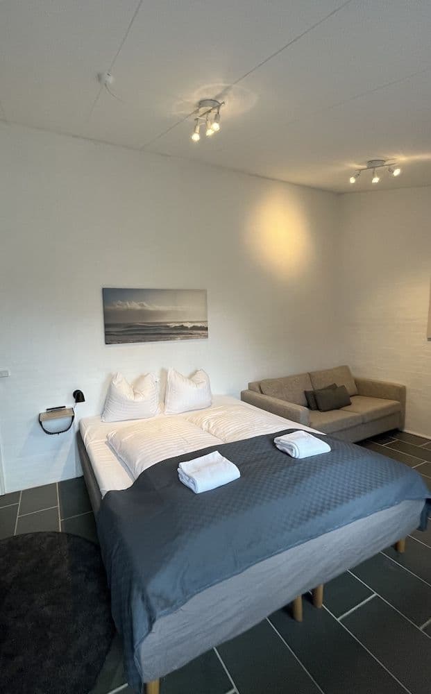 Basic Double Room, 1 Queen Bed, Non Smoking