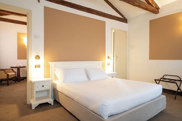 Superior Double or Twin Room, Canal View