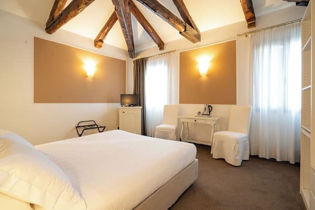 Superior Double or Twin Room, Canal View