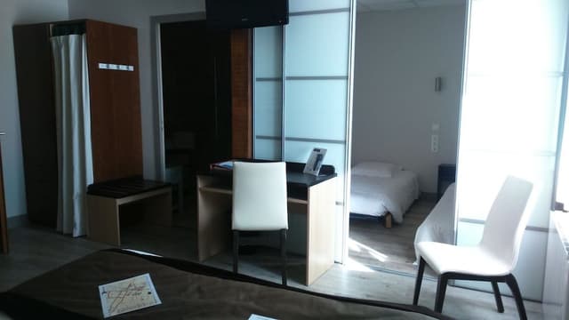 Family Room 6 people