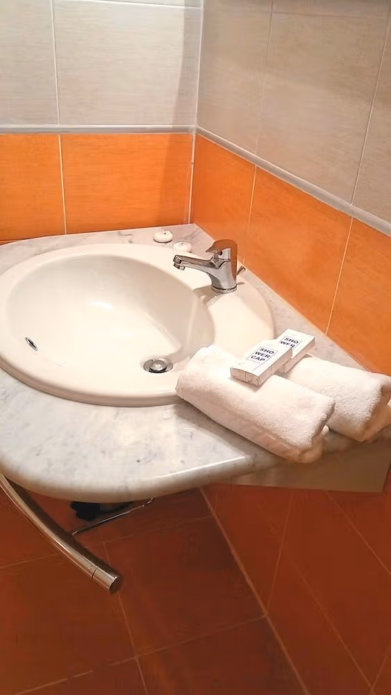 Classic Triple Room, 2 Bedrooms, Ensuite