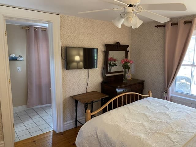 Superior Double Room, Ensuite (Rosebud Room)