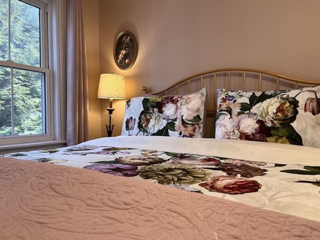 Superior Double Room, Ensuite (Rosebud Room)