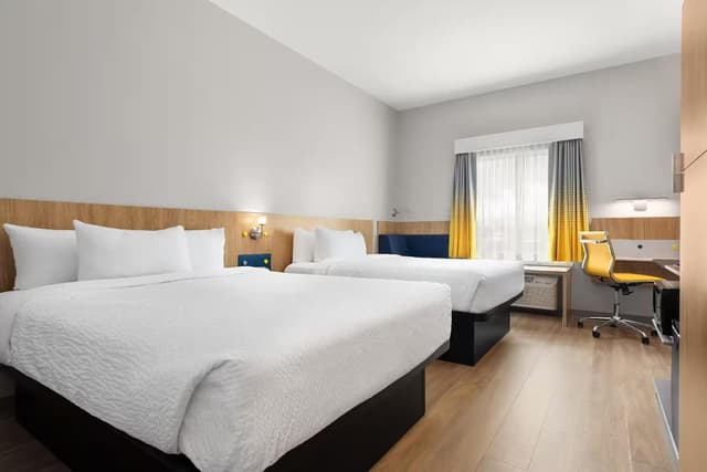 2 Queen Beds, Bathtub, Non-Smoking