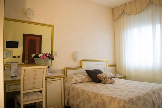 Double Room Single Use (Free spa access)