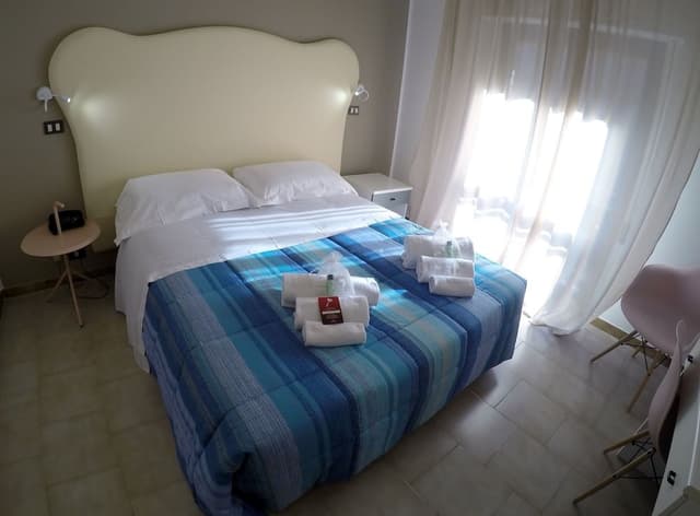 Basic Room, 1 Double or 2 Twin Beds