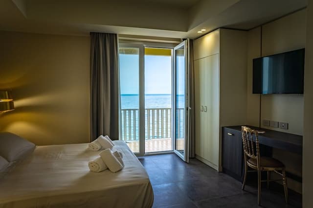 Junior Room, Sea View