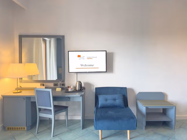 CAMERA QUADRUPLA IN EDIFICIO SEPARATO + FUTON CON TERRAZZA VISTA MARE;