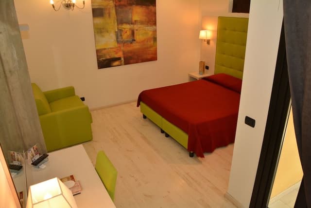 Superior Room, Jetted Tub