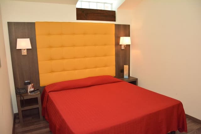 Superior Room, Jetted Tub