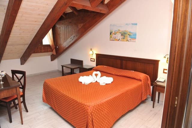 Standard Double Room, 1 Queen Bed