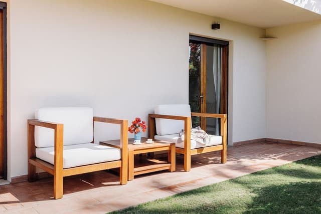 Suite, Pool View