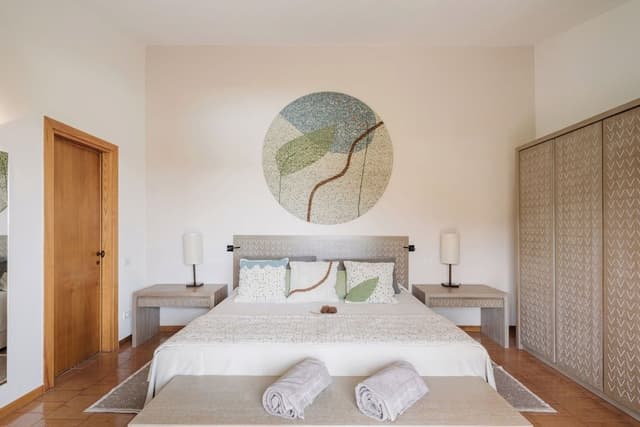Suite, Pool View