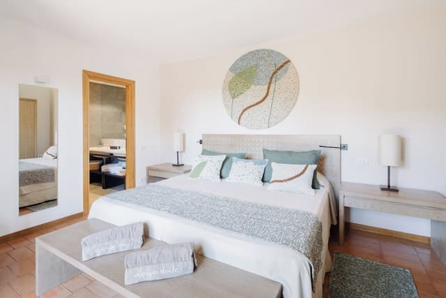 Suite, Pool View