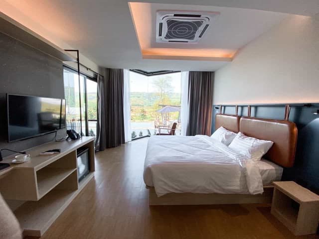 Superior King Room