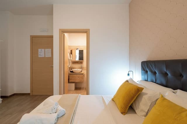 Economy Room