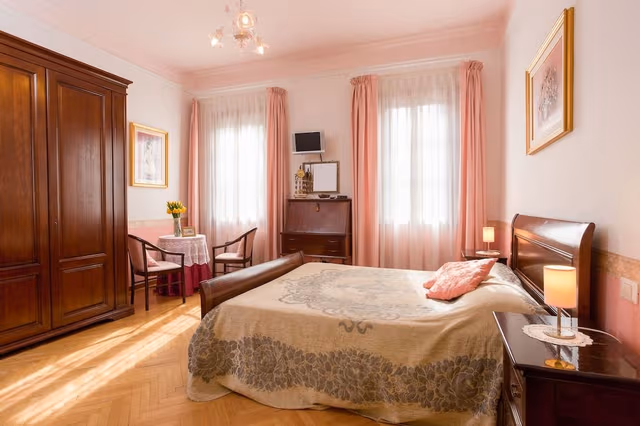 Comfort Double Room, 1 King Bed, Private Bathroom