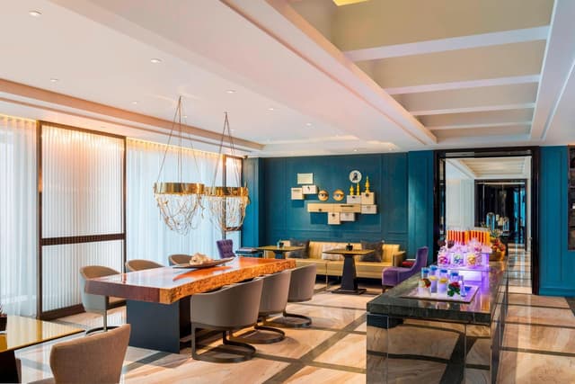 Fantastic Suite, Club level, 1 Bedroom Suite, 2 Double, City view