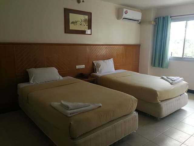 Standard Twin Room