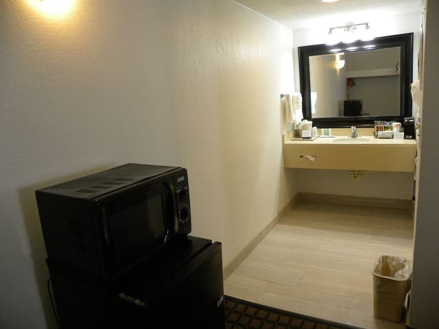 Standard Room, 2 Queen Beds, Non Smoking