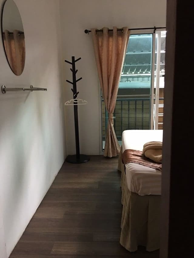 Standard Double Room with Fan, Window, and Shared-bathroom