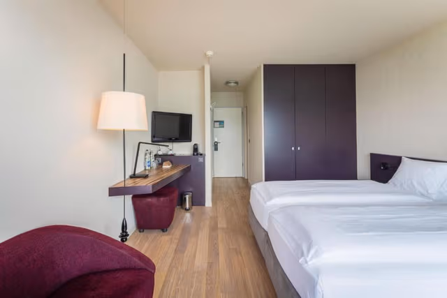 Twin Room with Lake View and Balcony