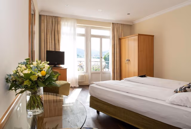 Superior Twin Room with Lake View and Balcony