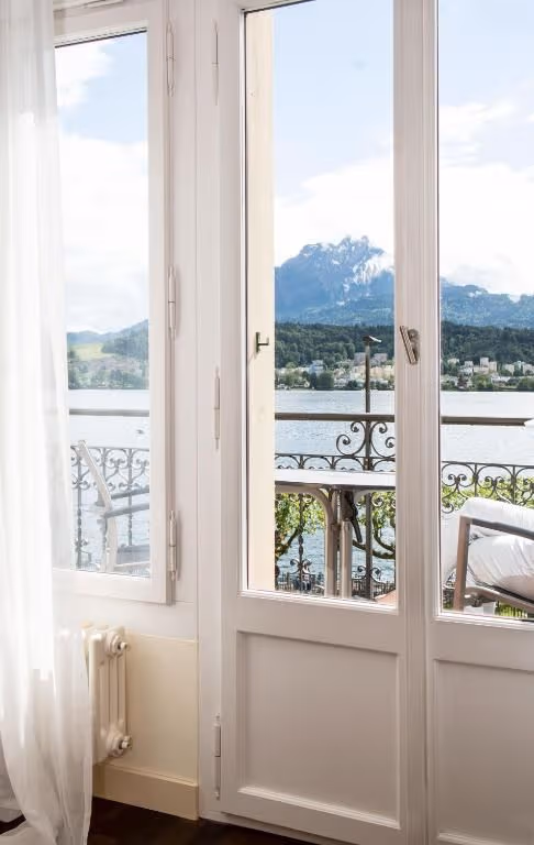 Superior Twin Room with Lake View and Balcony